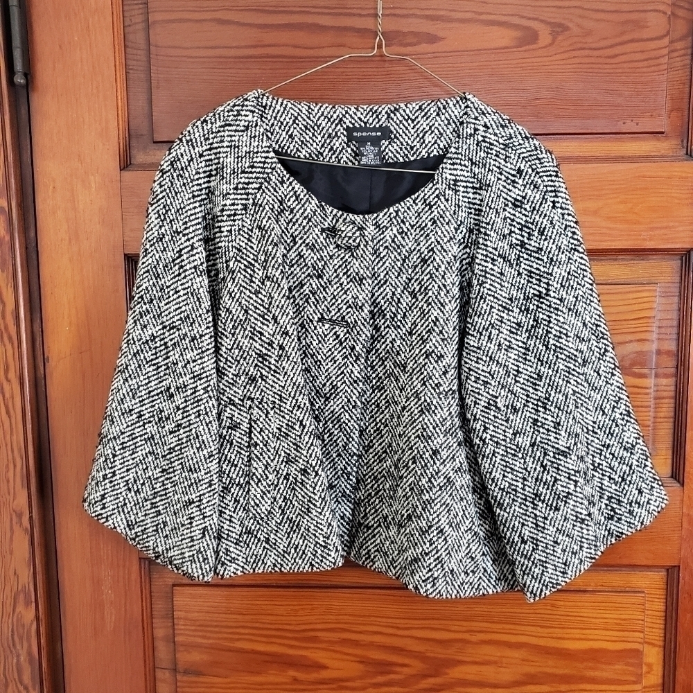 Spense Short Jacket Size M 2 Front Pockets